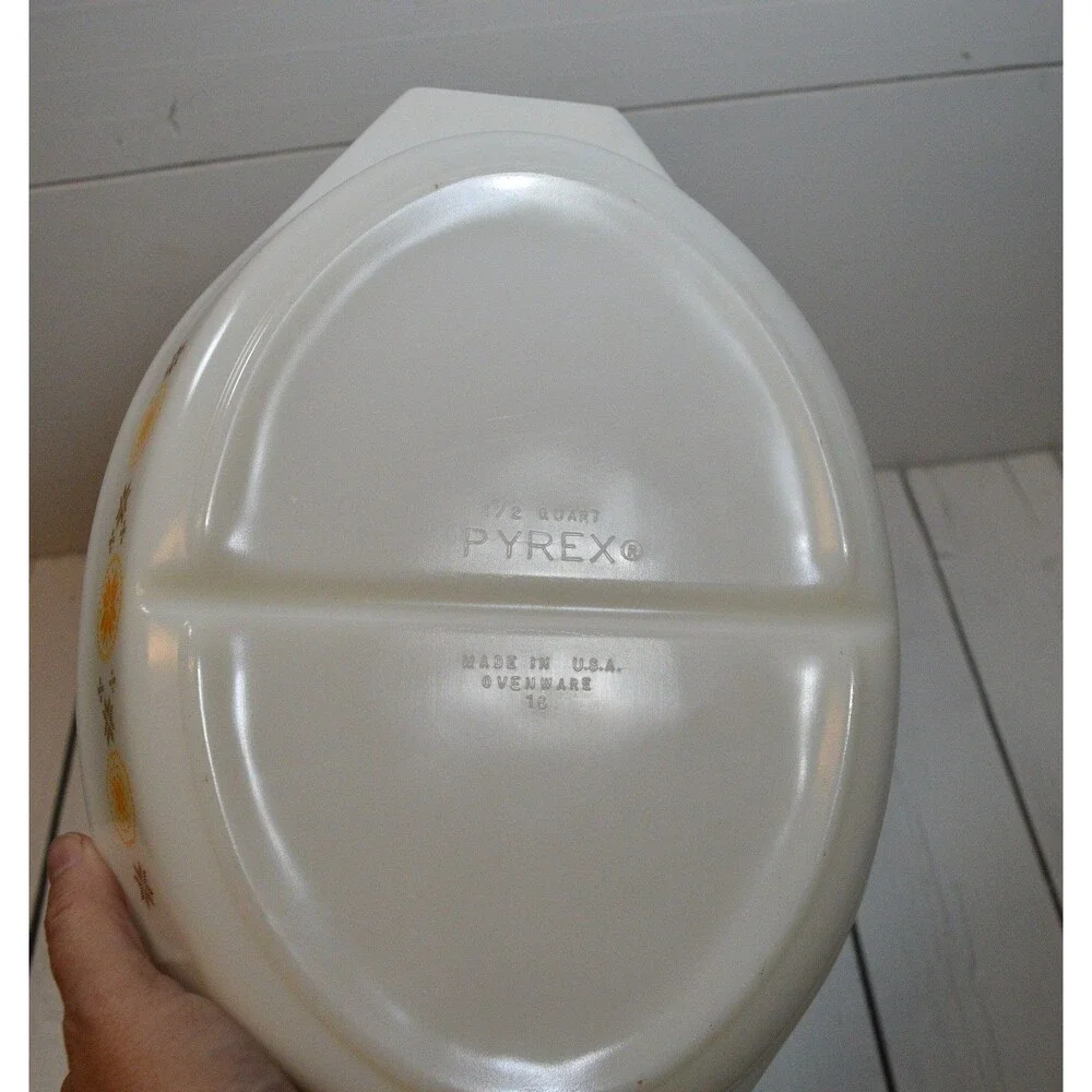Vintage Pyrex Town and Country Divided Dish #063